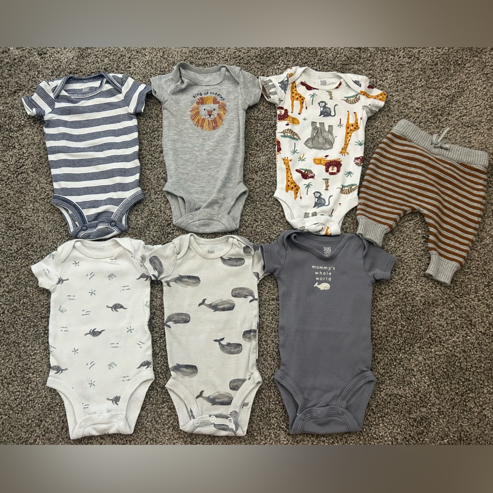 52 Piece Newborn Baby Clothing LOT